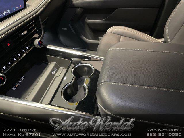 2025 Chevrolet Suburban 4WD Premier
