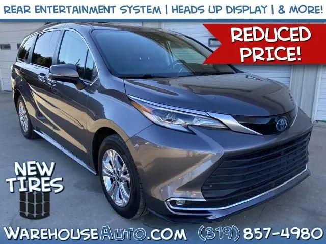 2022 Toyota Sienna Platinum for sale in Swisher, IA