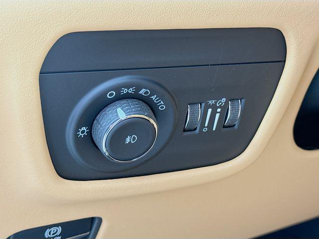 2026 Jeep Grand Cherokee Summit 4x4