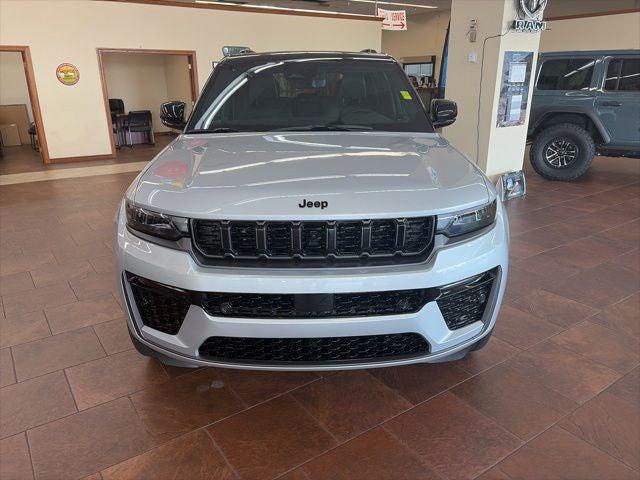 2026 Jeep Grand Cherokee Summit 4x4