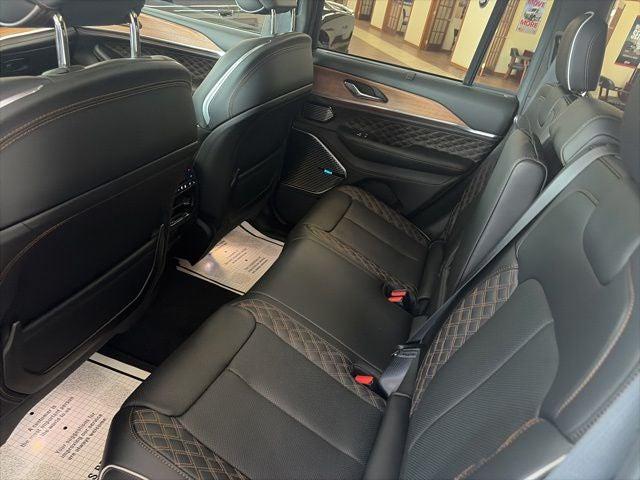 2026 Jeep Grand Cherokee Summit 4x4