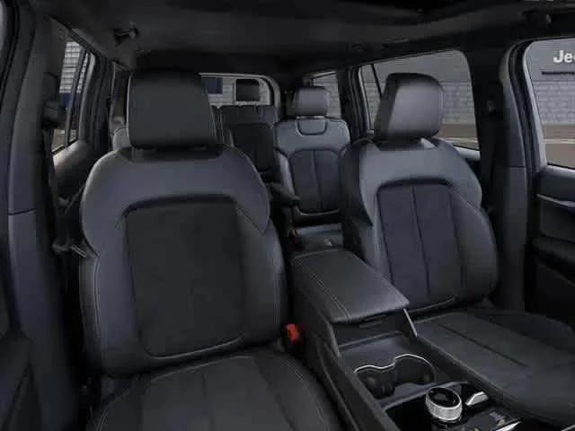 2026 Jeep Grand Cherokee GRAND CHEROKEE L LAREDO ALTITUDE 4X4 2026 Jeep Grand Cherokee GRAND CHEROKEE L LAREDO ALTITUDE 4X4