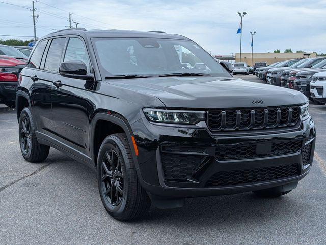 2026 Jeep Grand Cherokee GRAND CHEROKEE LAREDO ALTITUDE 4X2 2026 Jeep Grand Cherokee GRAND CHEROKEE LAREDO ALTITUDE 4X2