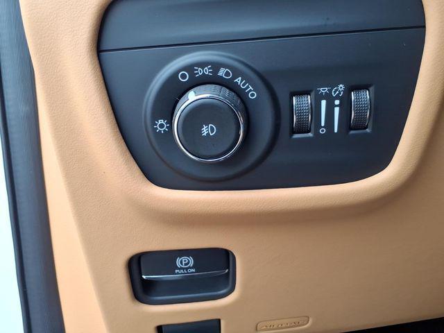 2026 Jeep Grand Cherokee Summit 4x4