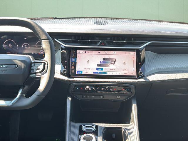 2026 Jeep Cherokee Laredo 4x4