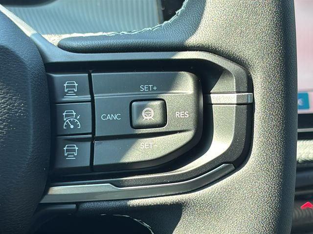 2026 Jeep Cherokee Laredo 4x4