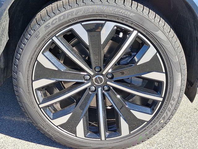2026 Volvo XC90 Ultra Dark Theme, B6 AWD Gas (mild hybrid), Gasoline, 6 Seats