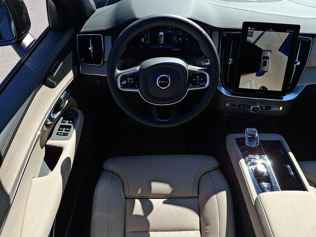 2026 Volvo XC90 Ultra Dark Theme, B6 AWD Gas (mild hybrid), Gasoline, 6 Seats