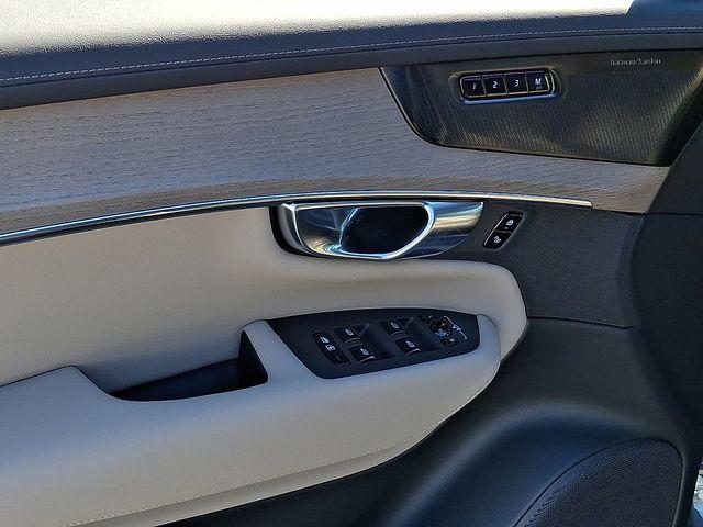 2026 Volvo XC90 Ultra Dark Theme, B6 AWD Gas (mild hybrid), Gasoline, 6 Seats