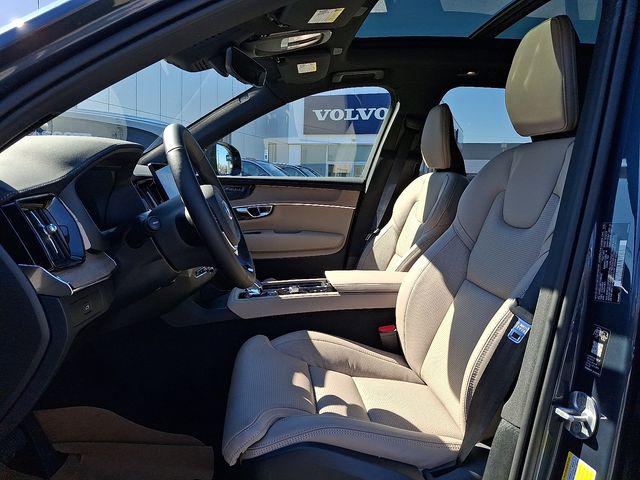 2026 Volvo XC90 Ultra Dark Theme, B6 AWD Gas (mild hybrid), Gasoline, 6 Seats