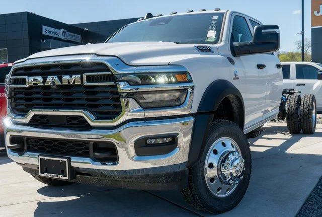 2026 RAM Ram 5500 Chassis Cab RAM 5500 TRADESMAN CHASSIS CREW CAB 4X4 84 CA