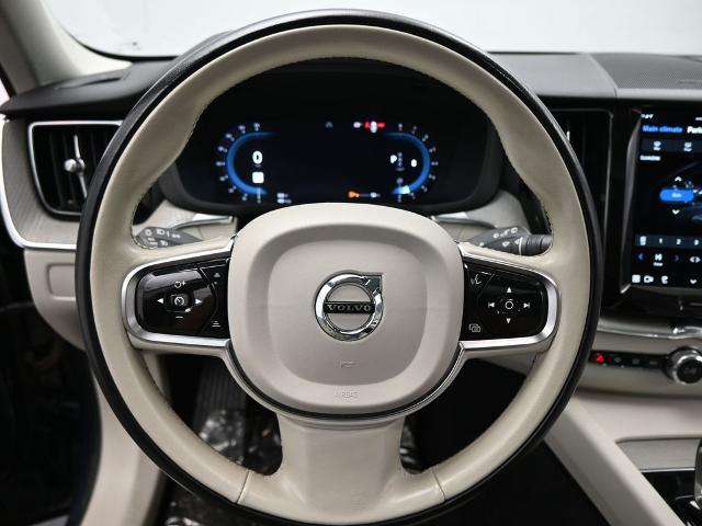 2023 Volvo XC60 B5 Plus Dark Theme
