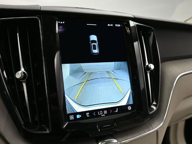 2023 Volvo XC60 B5 Plus Dark Theme