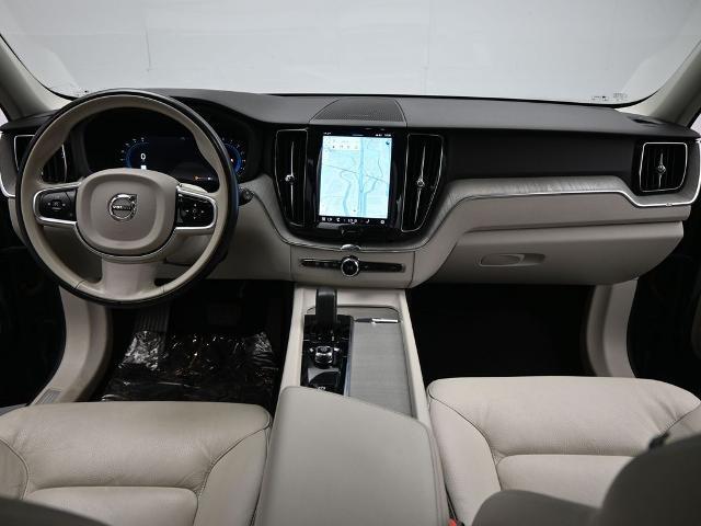 2023 Volvo XC60 B5 Plus Dark Theme