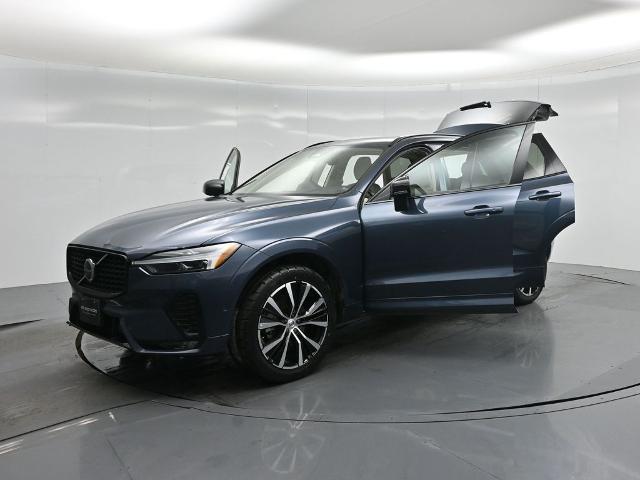 2023 Volvo XC60 B5 Plus Dark Theme