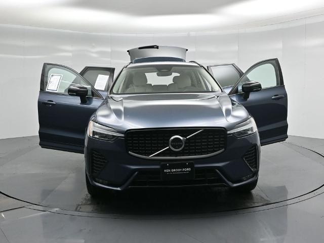 2023 Volvo XC60 B5 Plus Dark Theme
