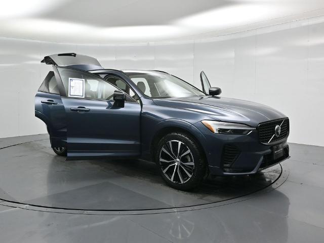 2023 Volvo XC60 B5 Plus Dark Theme