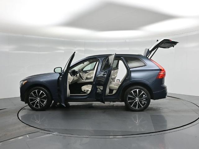 2023 Volvo XC60 B5 Plus Dark Theme