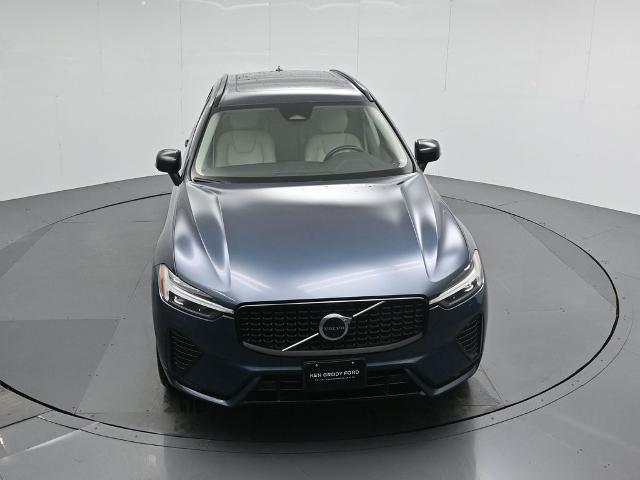 2023 Volvo XC60 B5 Plus Dark Theme