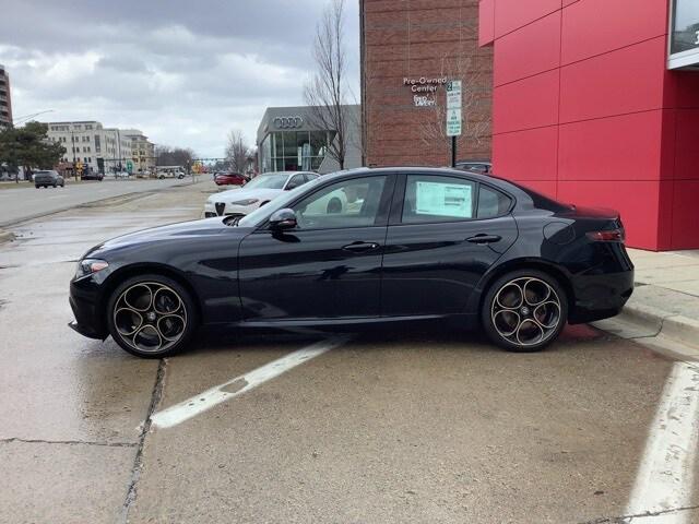 2025 Alfa Romeo Giulia GIULIA INTENSA AWD