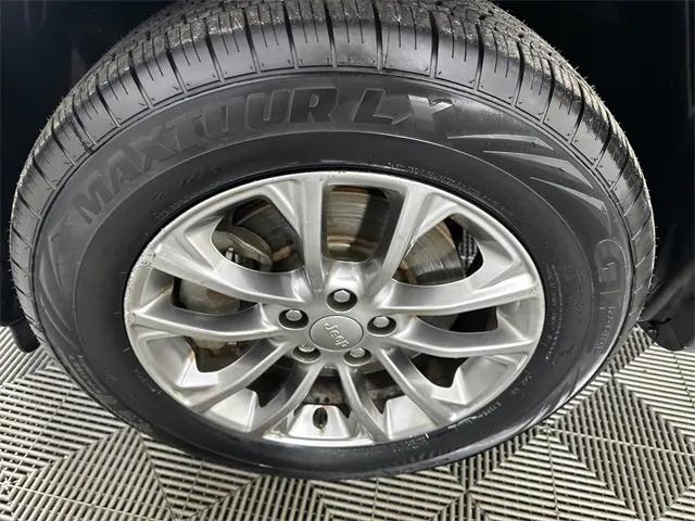 2021 Jeep Cherokee Latitude Lux 4X4 2021 Jeep Cherokee Latitude Lux 4X4