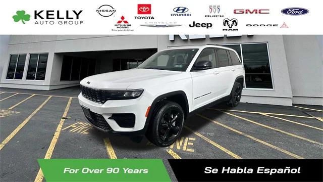 2023 Jeep Grand Cherokee Altitude 4x4 2023 Jeep Grand Cherokee Altitude 4x4
