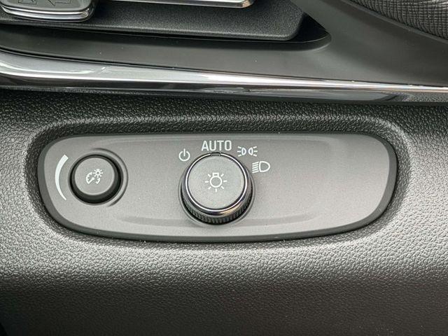 2026 Buick NV Preferred FWD