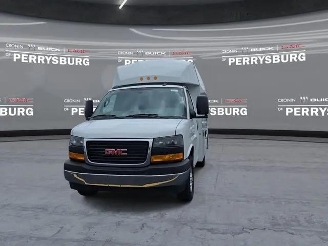 2025 GMC Savana Cutaway Work Van