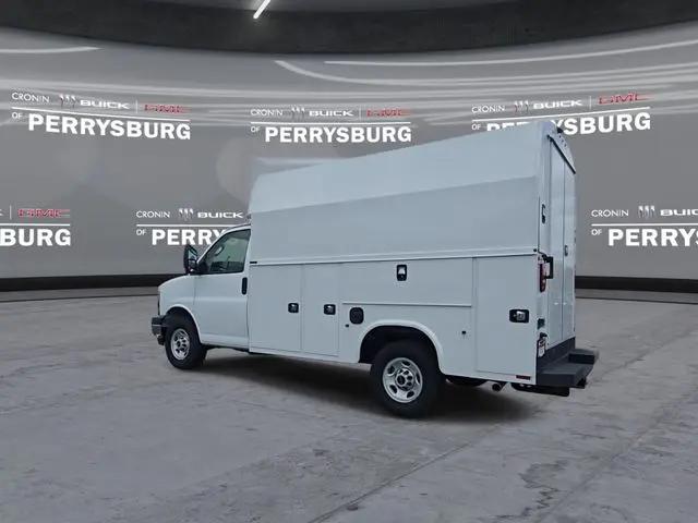 2025 GMC Savana Cutaway Work Van