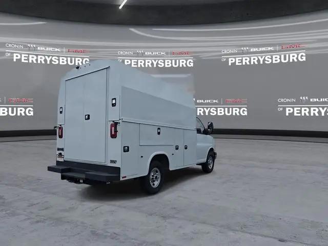 2025 GMC Savana Cutaway Work Van