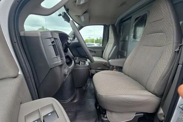 2025 GMC Savana Cutaway Work Van
