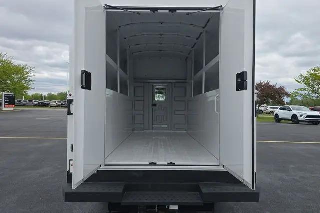 2025 GMC Savana Cutaway Work Van