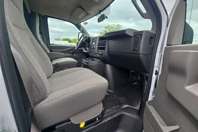 2025 GMC Savana Cutaway Work Van