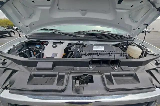 2025 GMC Savana Cutaway Work Van
