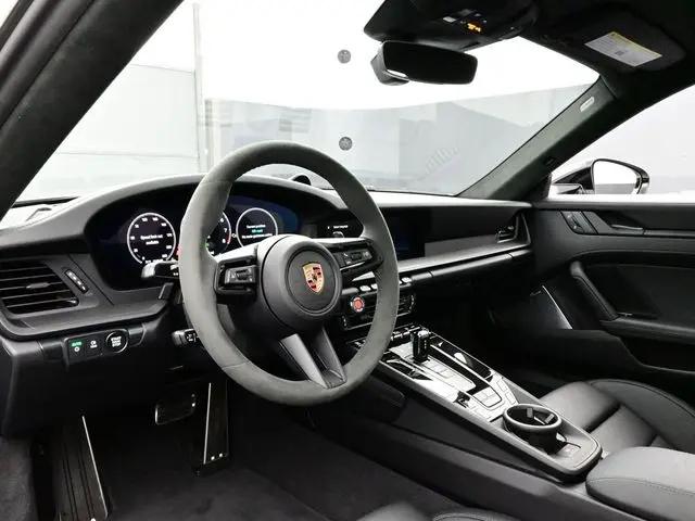 2026 Porsche 911 Carrera 4 GTS