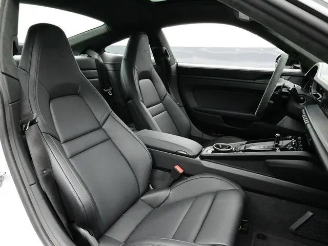 2026 Porsche 911 Carrera 4 GTS