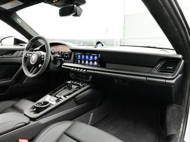 2026 Porsche 911 Carrera 4 GTS