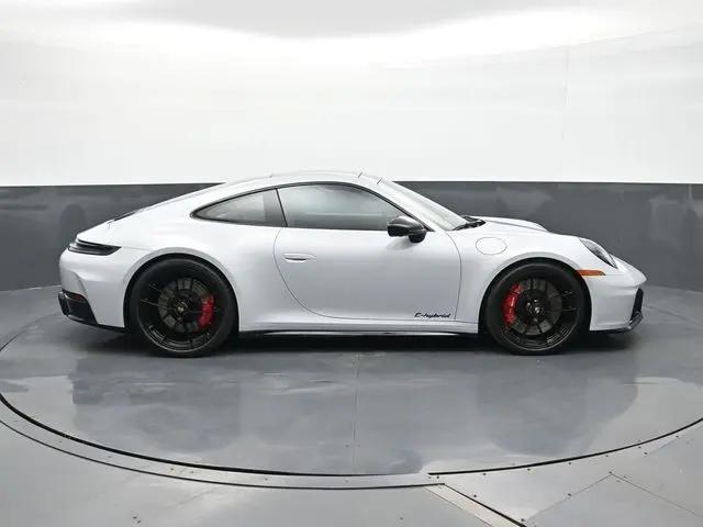2026 Porsche 911 Carrera 4 GTS