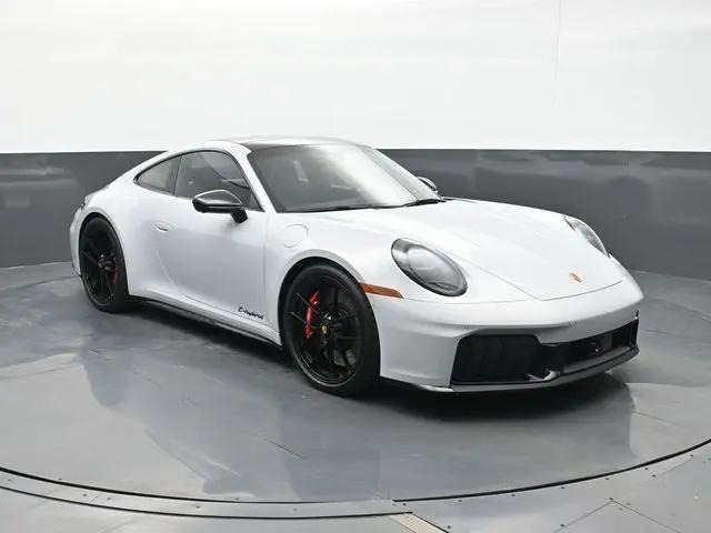 2026 Porsche 911 Carrera 4 GTS