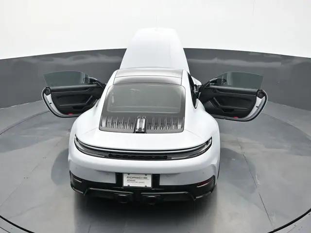 2026 Porsche 911 Carrera 4 GTS