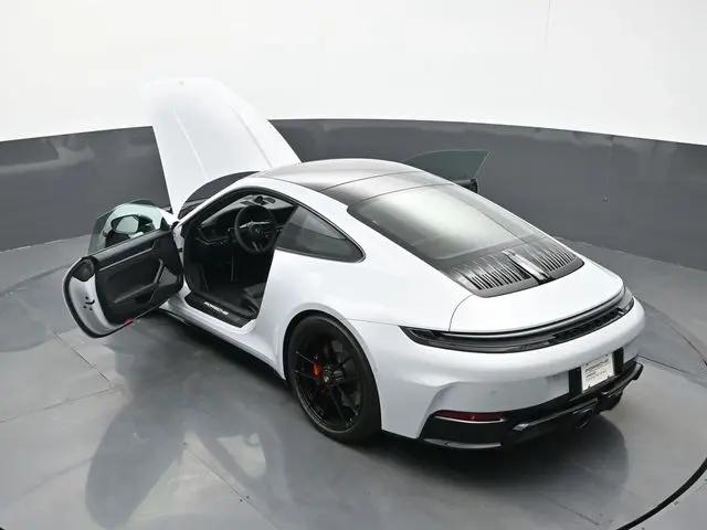 2026 Porsche 911 Carrera 4 GTS