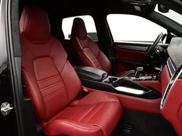 2022 Porsche Cayenne E-Hybrid Turbo S