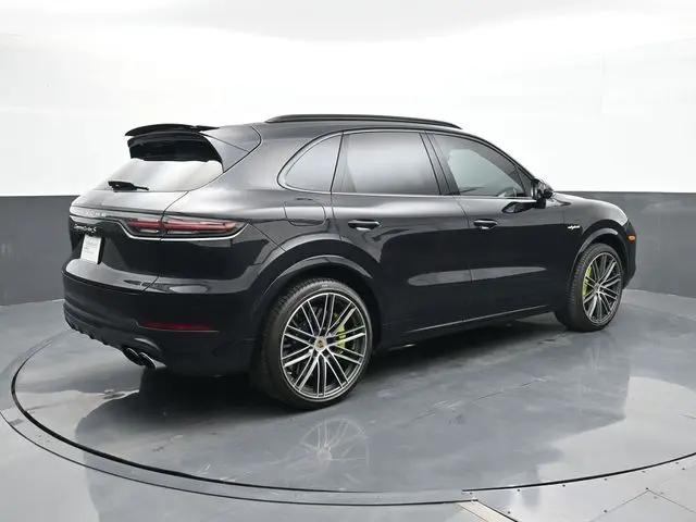2022 Porsche Cayenne E-Hybrid Turbo S