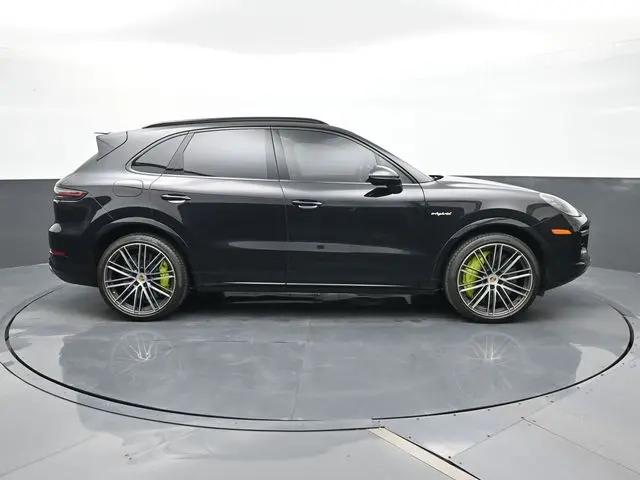 2022 Porsche Cayenne E-Hybrid Turbo S