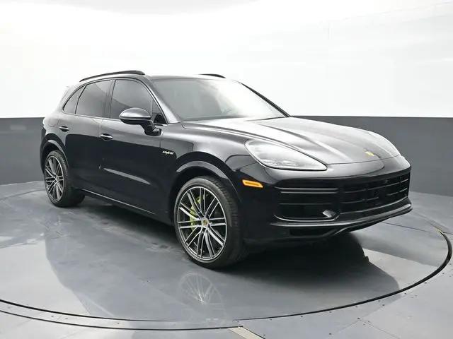 2022 Porsche Cayenne E-Hybrid Turbo S