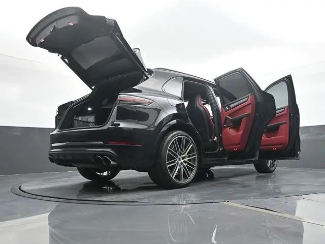 2022 Porsche Cayenne E-Hybrid Turbo S