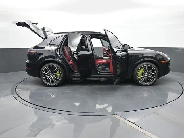 2022 Porsche Cayenne E-Hybrid Turbo S