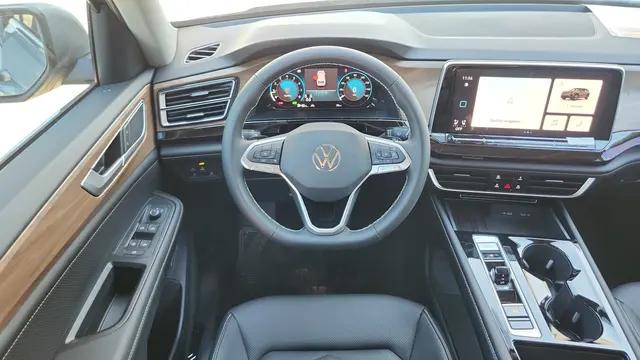 2026 Volkswagen Atlas SE with Technology