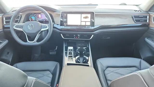 2026 Volkswagen Atlas SE with Technology