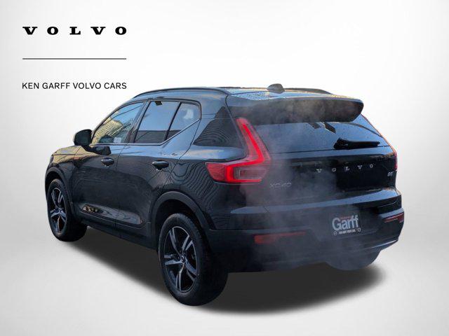 2026 Volvo XC40 Core, B5 AWD Gas (mild hybrid), Dark
